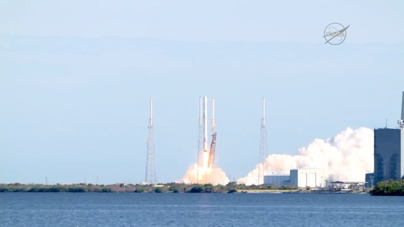 The SpaceX Dragon spacecraft successfully launched.