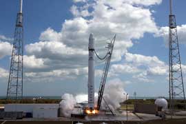 Successful static fire of Falcon 9 - 3/13/10 - 1