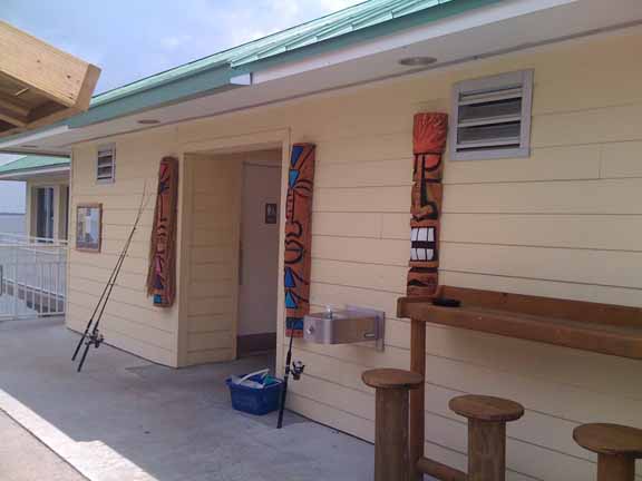 08-RestRooms