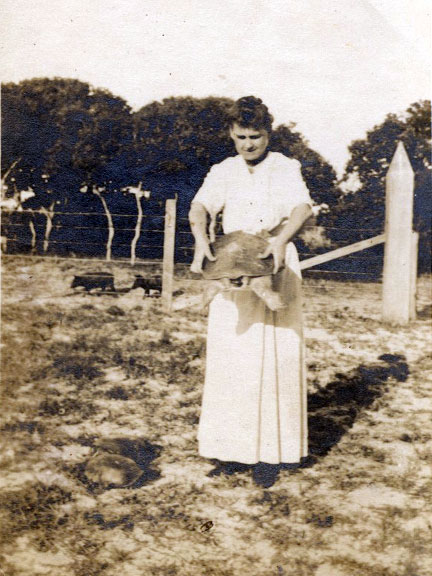 22--Gertrude-Honeywell-with-turtle