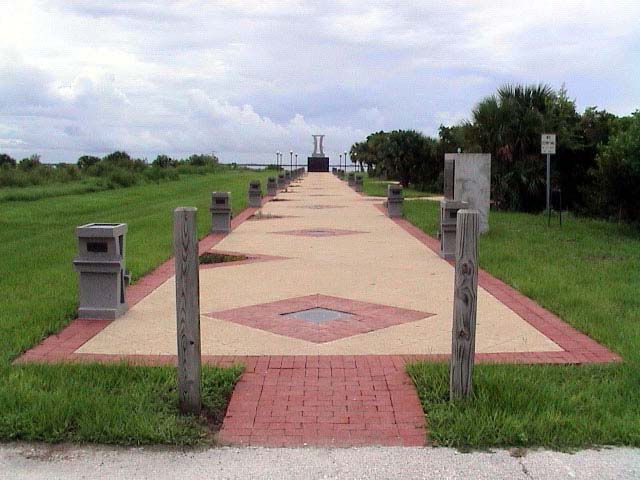 09-Walkway
