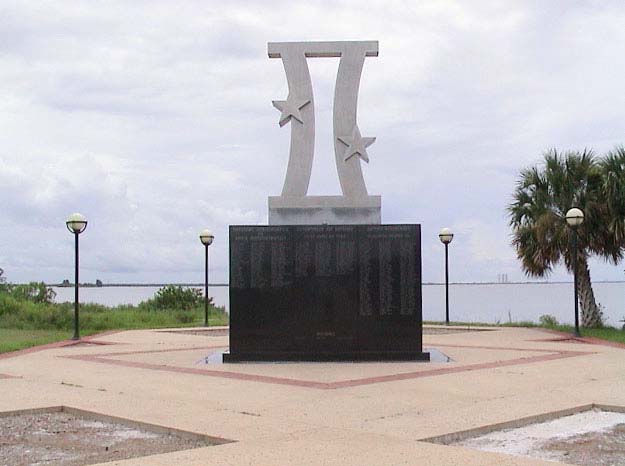 10-GemeniMonument